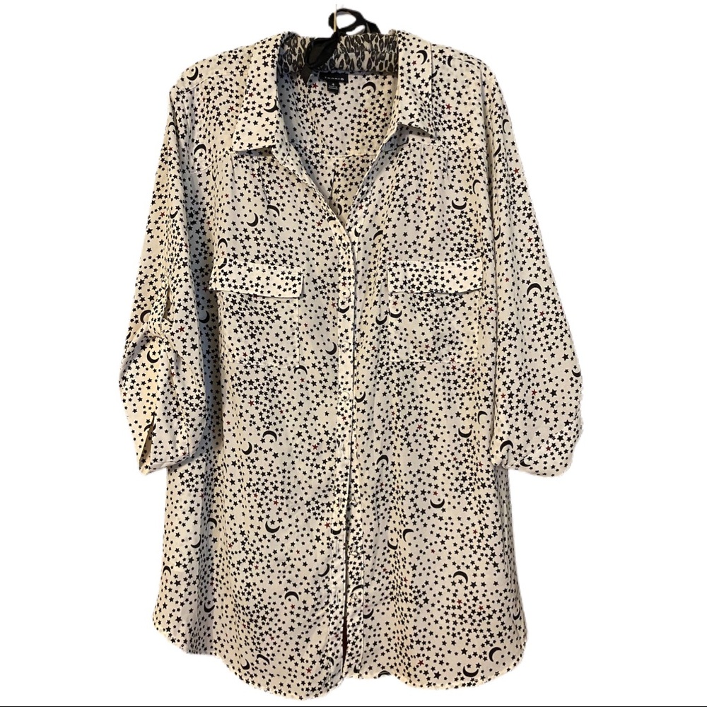 Torrid Size 4 Star & Moon Blouse
